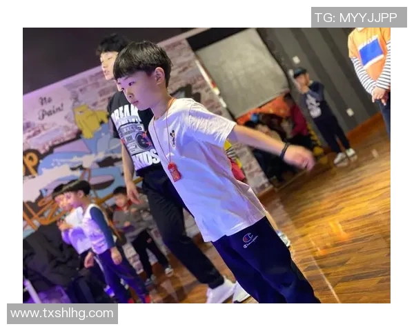 西安街舞队荣登全国街舞状态排行榜第三名引发热议 西安街舞队荣登全国街舞状态排行榜第三名引发热议